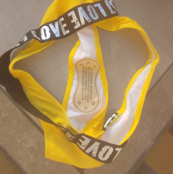 Brand new sexy and unique two piece! - Picture 4 of 4